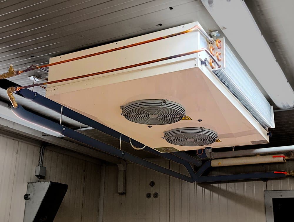 Impianto di refrigerazione a soffitto installato da Giani Impianti